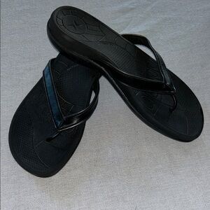 Artrex Black Flip Flop Sandals